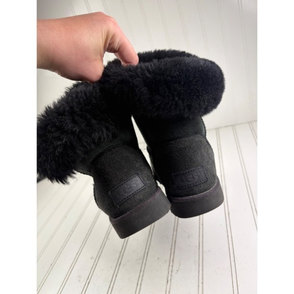 UGG Classic Short II Black Suede Sheepskin Boots Women's Size 6.5 - Picture 3 of 12